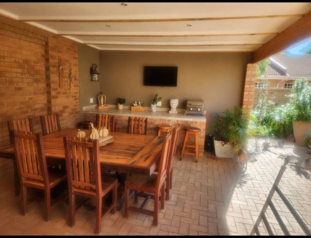 4 BEDROOM HOUSE FOR SALE IN GREENHILLS